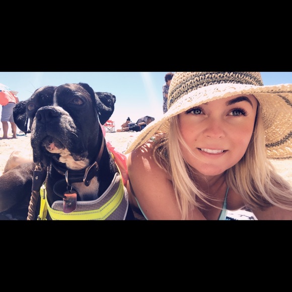 Meet your Posher, Brianna - Picture 3 of 4